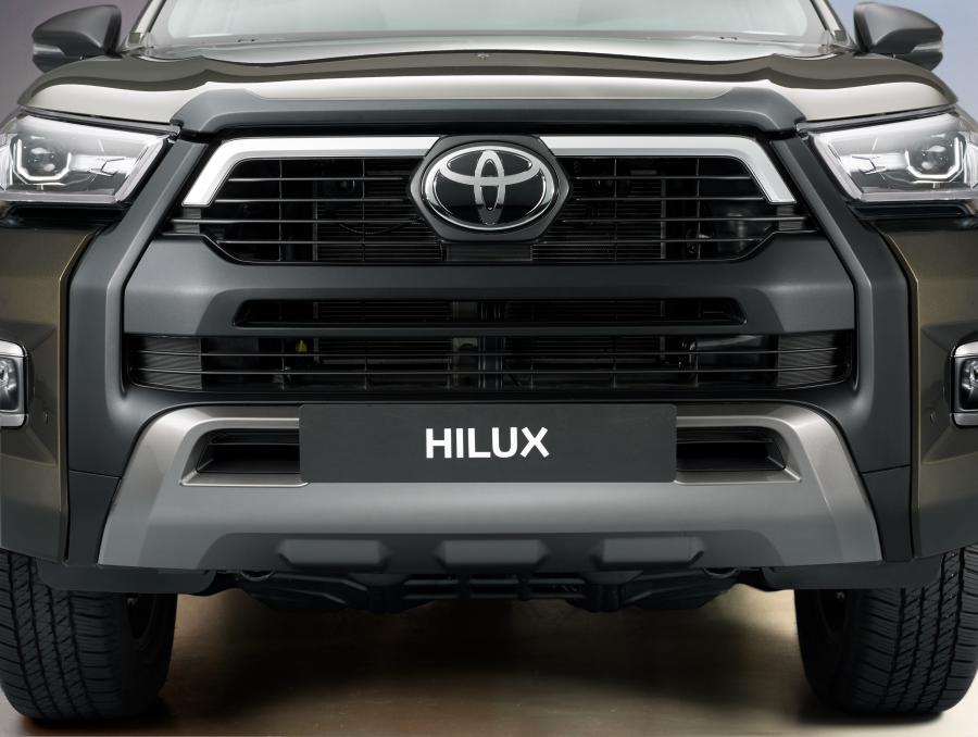 Детали экстерьера Toyota Hilux Invincible Double Cab 2020 года  (WW) (фото 4 из 33)